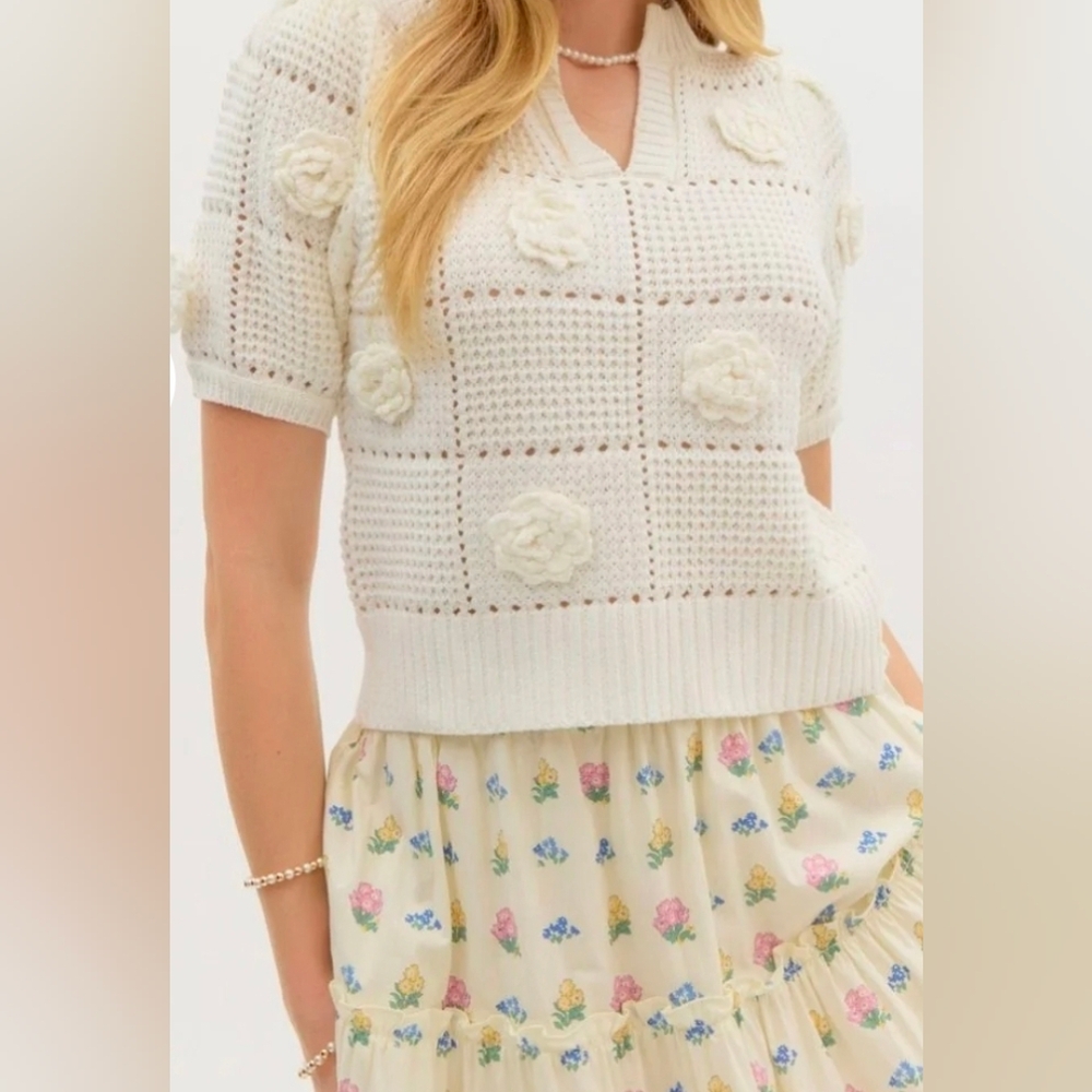 NWT Crochet Ivory Loose Knit Floral Sweater Top Size Medium Cottagecore